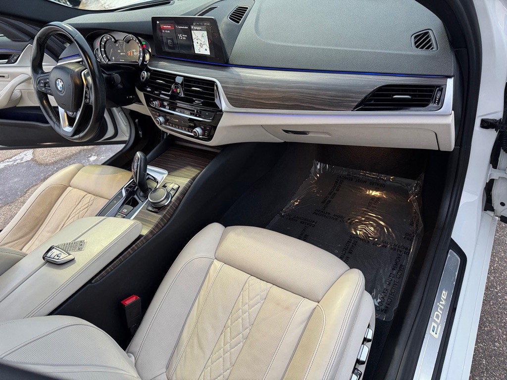 2018 BMW 5 Series Image 32