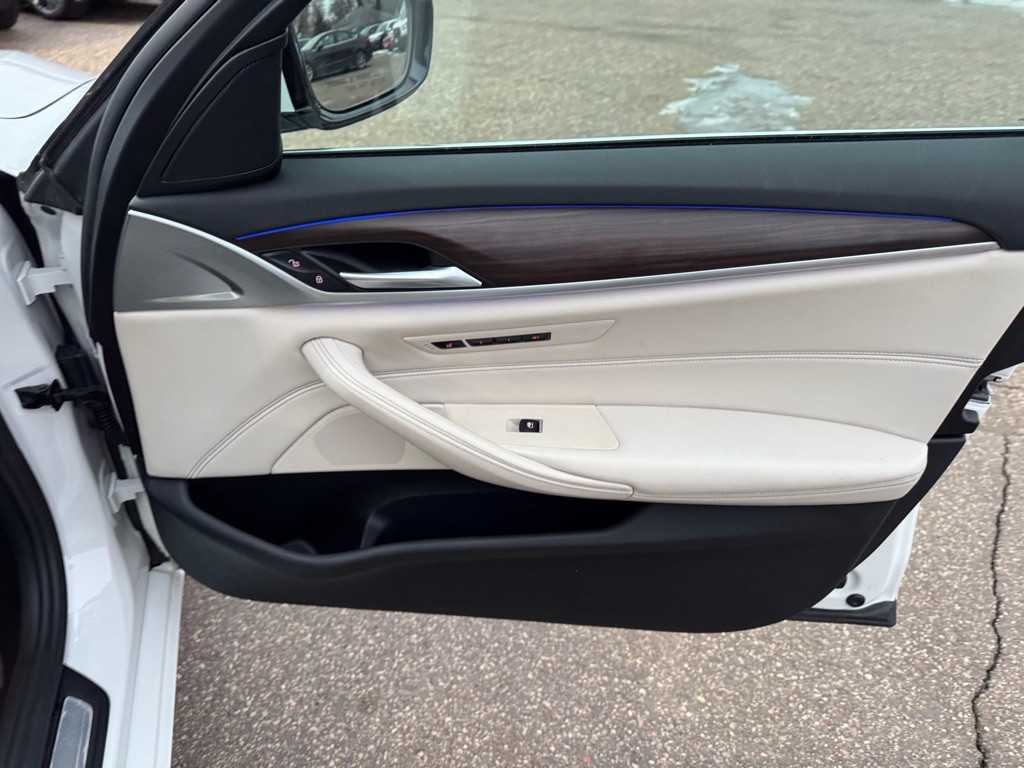 2018 BMW 5 Series Image 33