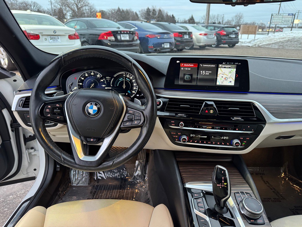 2018 BMW 5 Series Image 35