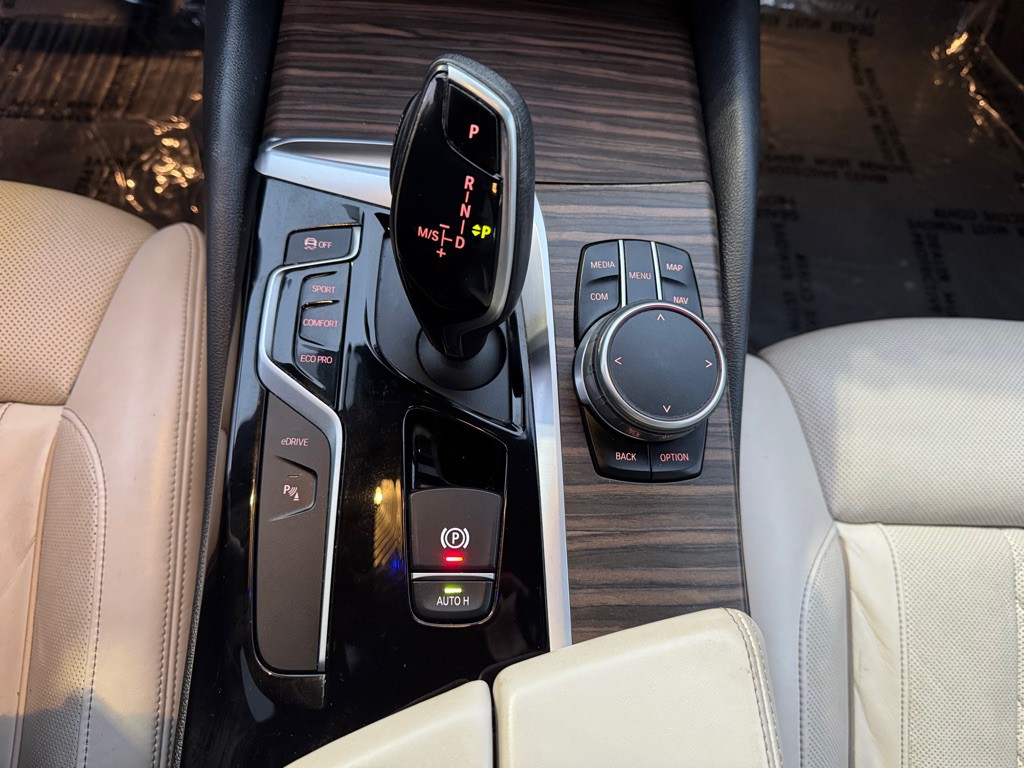 2018 BMW 5 Series Image 38