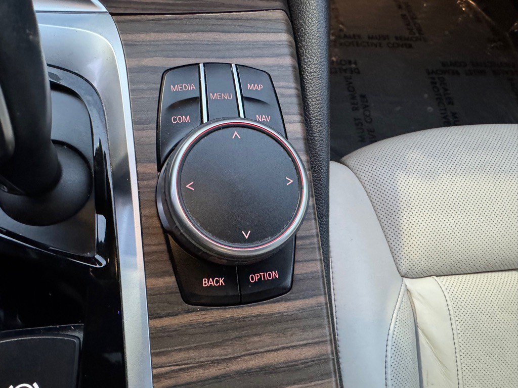 2018 BMW 5 Series Image 39