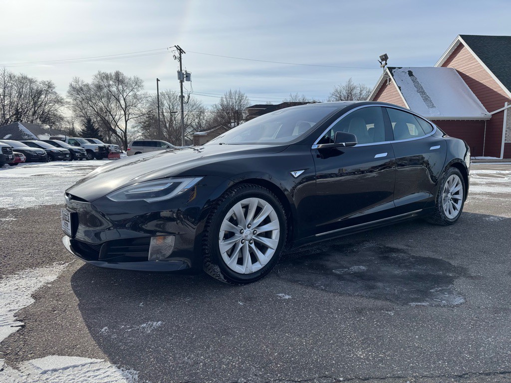 2016 Tesla Model S Image 10