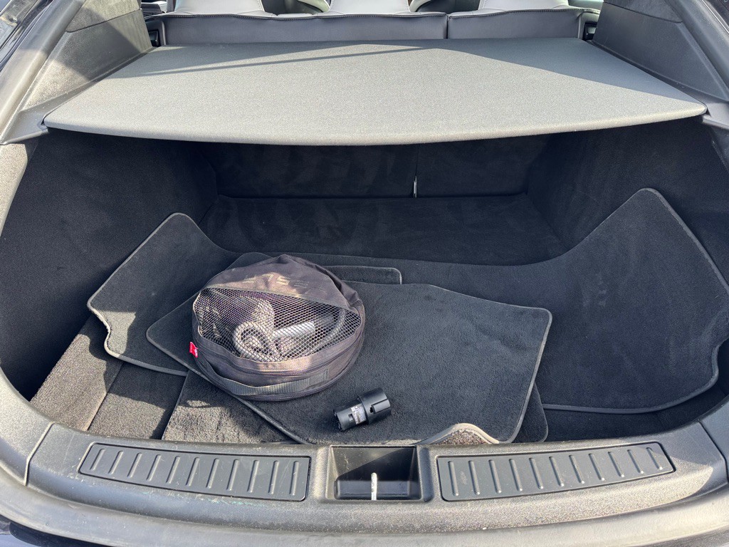 2016 Tesla Model S Image 21