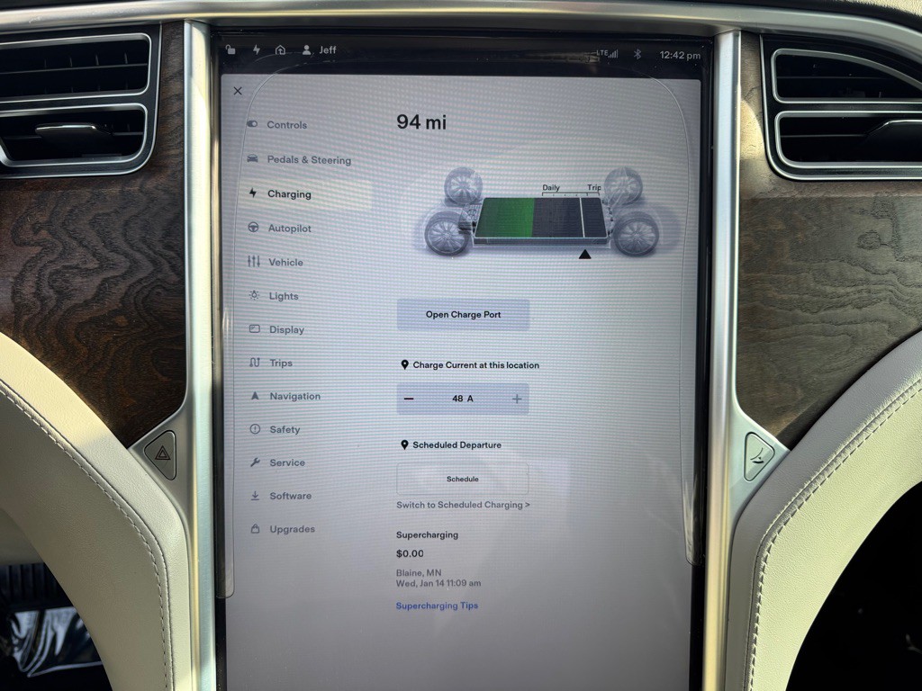2016 Tesla Model S Image 38