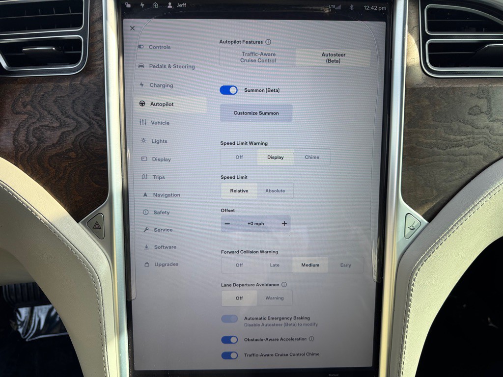 2016 Tesla Model S Image 39