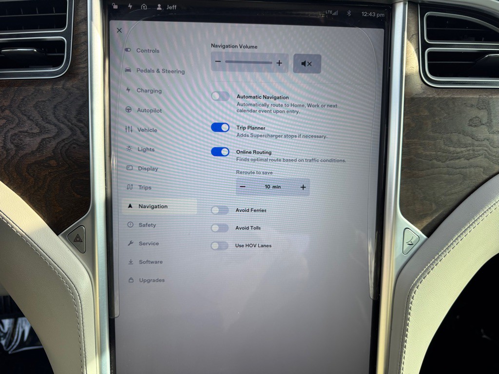 2016 Tesla Model S Image 44