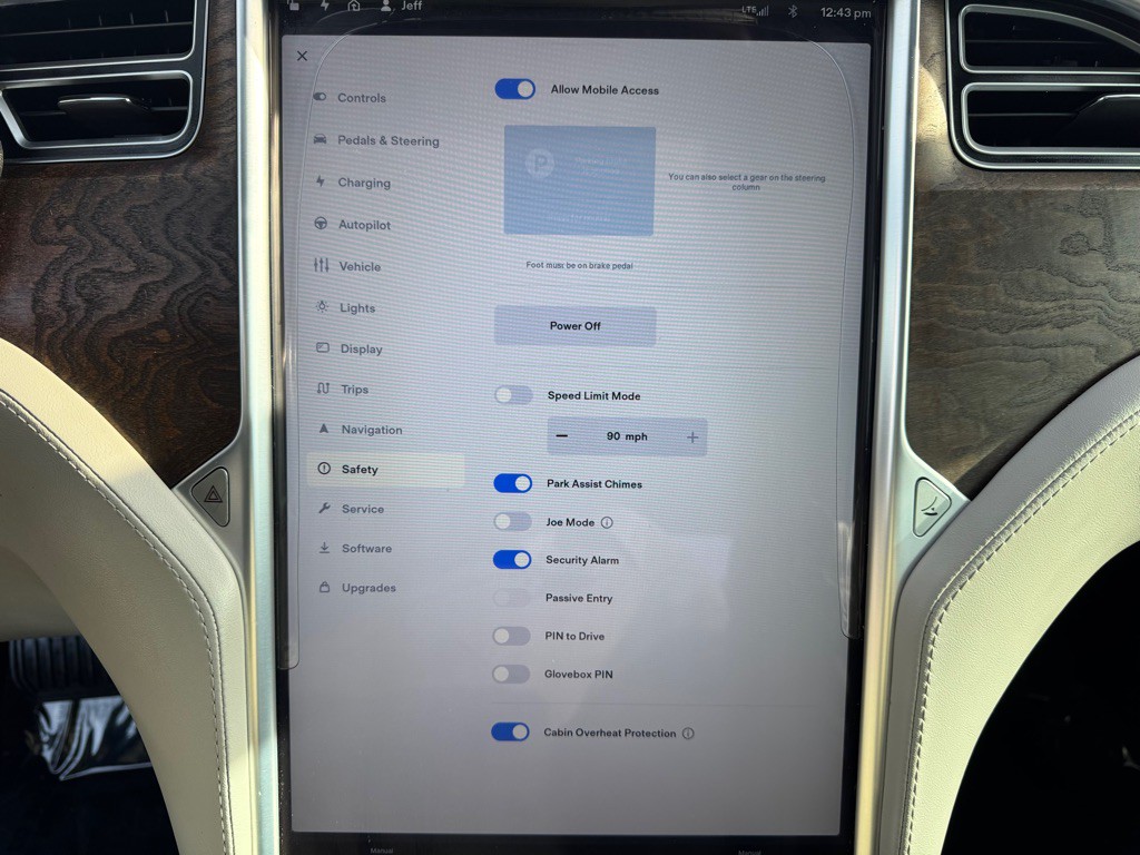 2016 Tesla Model S Image 45