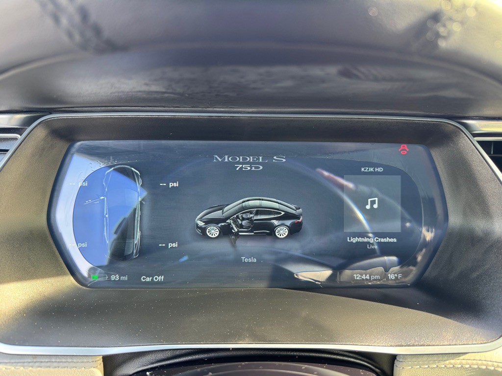 2016 Tesla Model S Image 50