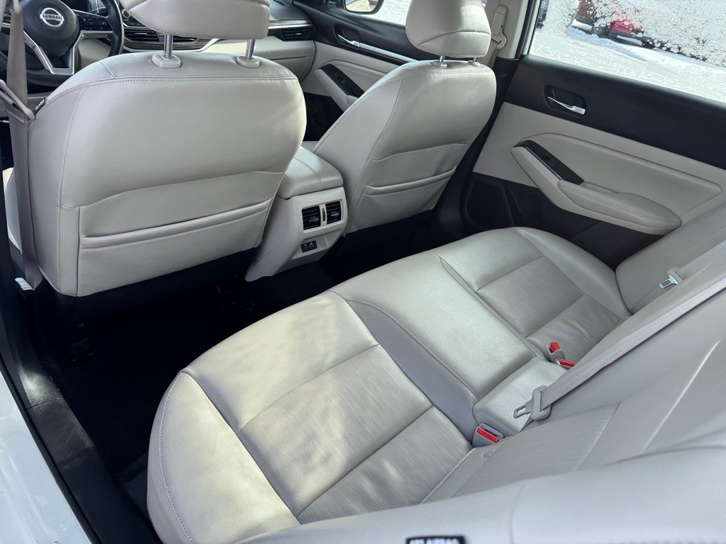 2020 Nissan Altima Image 19