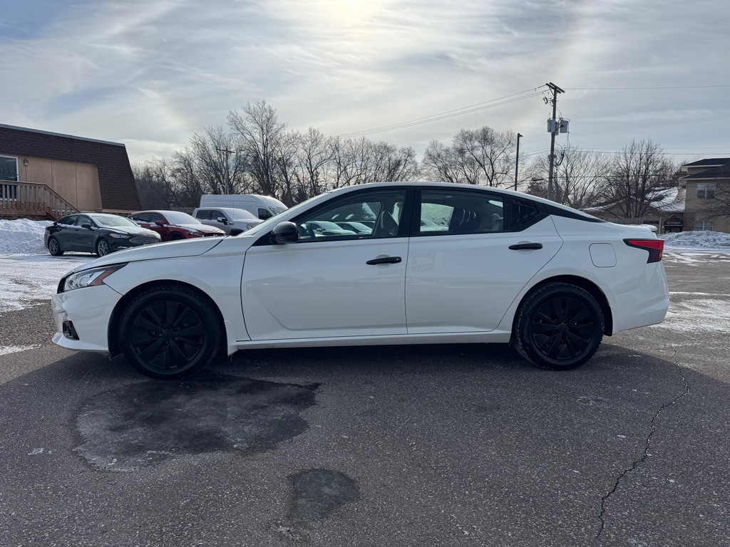 2020 Nissan Altima Image 10