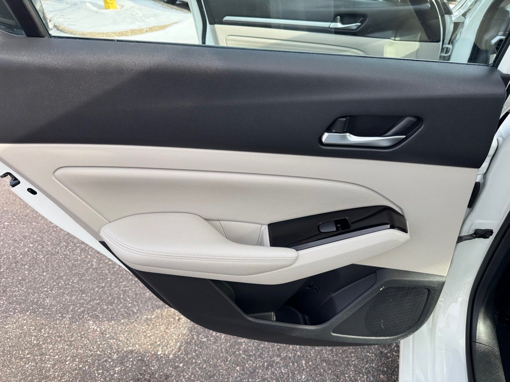 2020 Nissan Altima Image 21