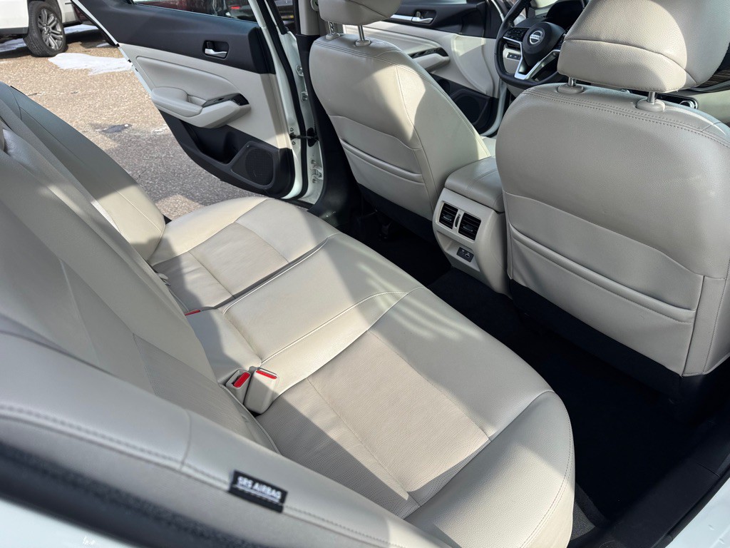 2020 Nissan Altima Image 23