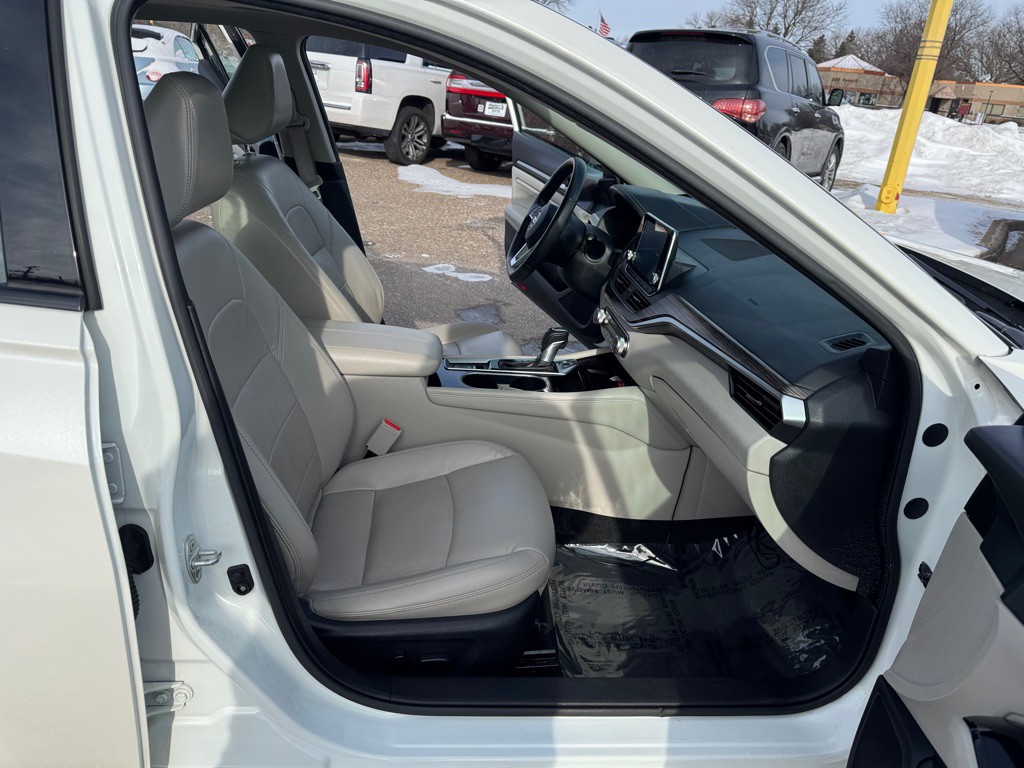 2020 Nissan Altima Image 25