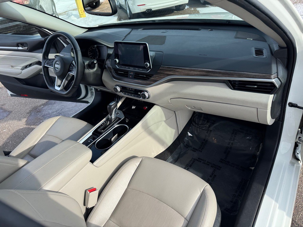 2020 Nissan Altima Image 27