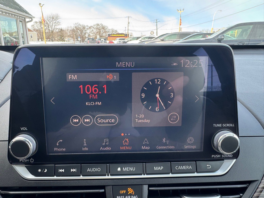 2020 Nissan Altima Image 42