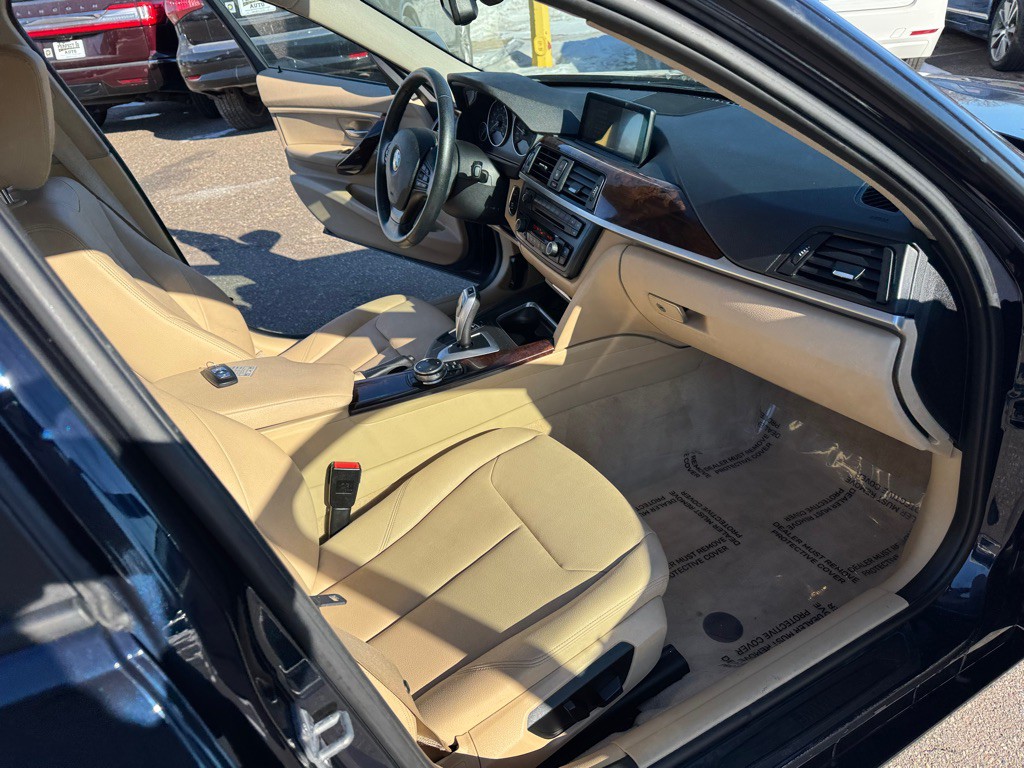 2014 BMW 3 Series Image 27