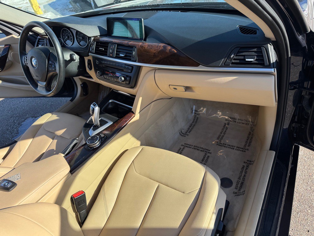2014 BMW 3 Series Image 28