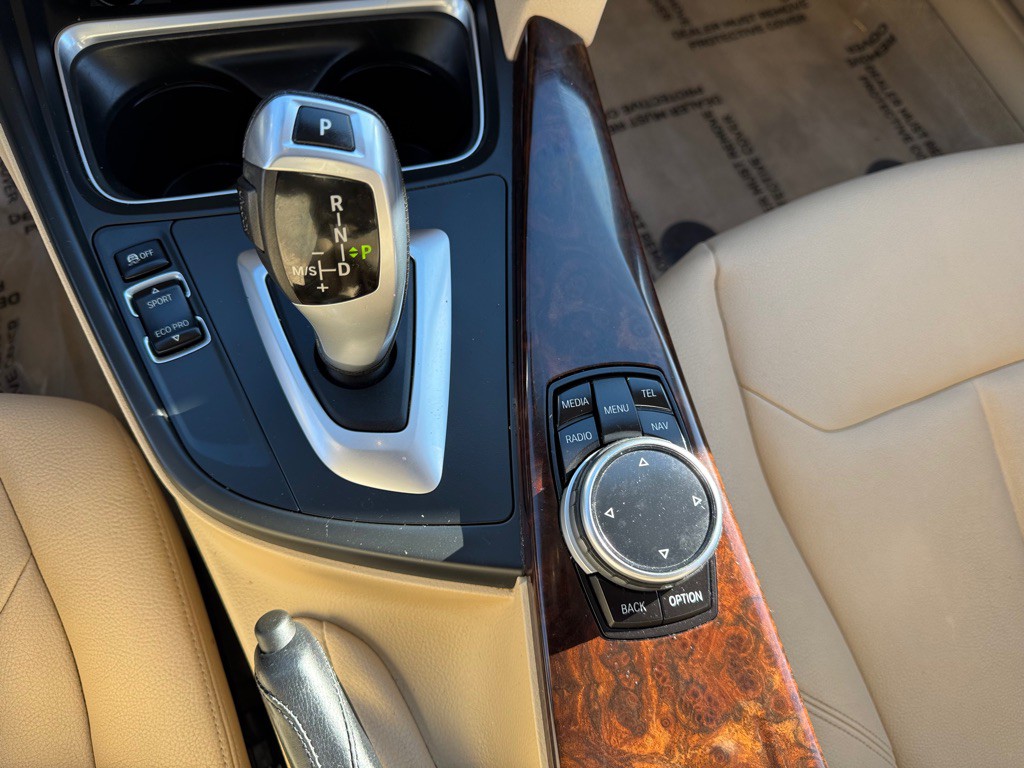 2014 BMW 3 Series Image 34