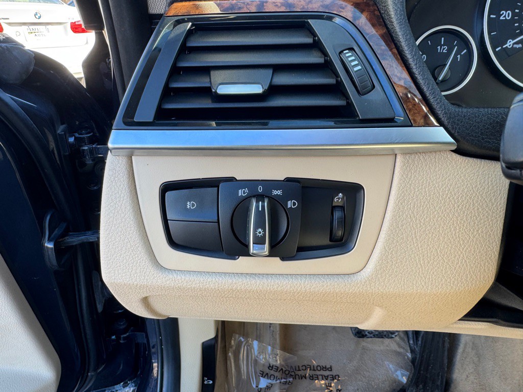 2014 BMW 3 Series Image 44