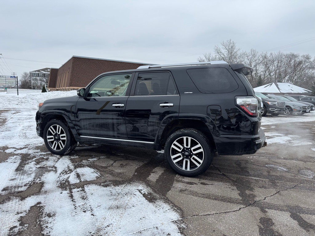 2016 Toyota 4Runner Image 8