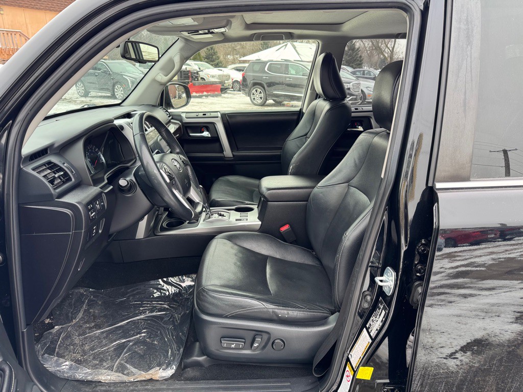 2016 Toyota 4Runner Image 15