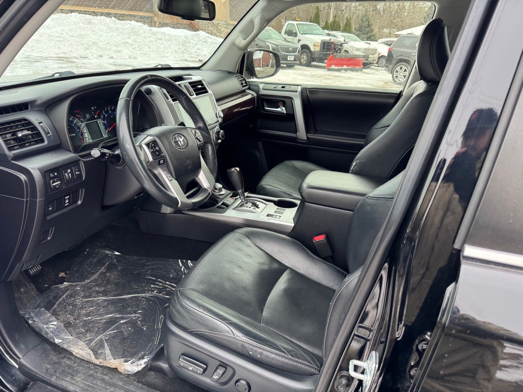 2016 Toyota 4Runner Image 16