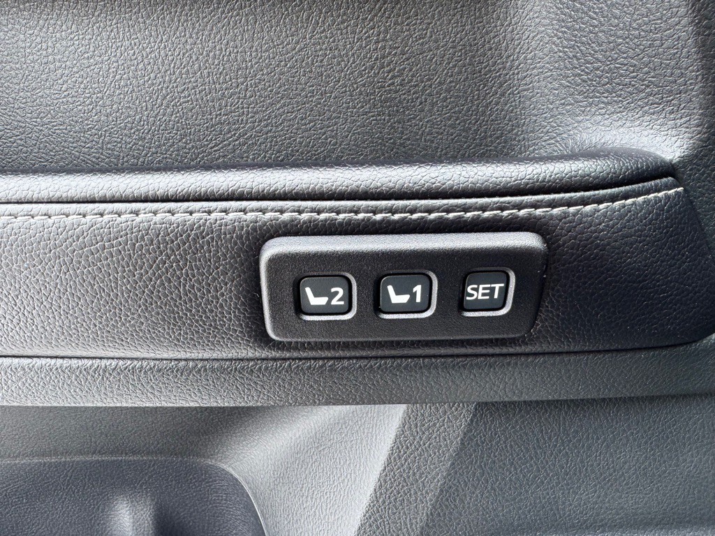 2016 Toyota 4Runner Image 19