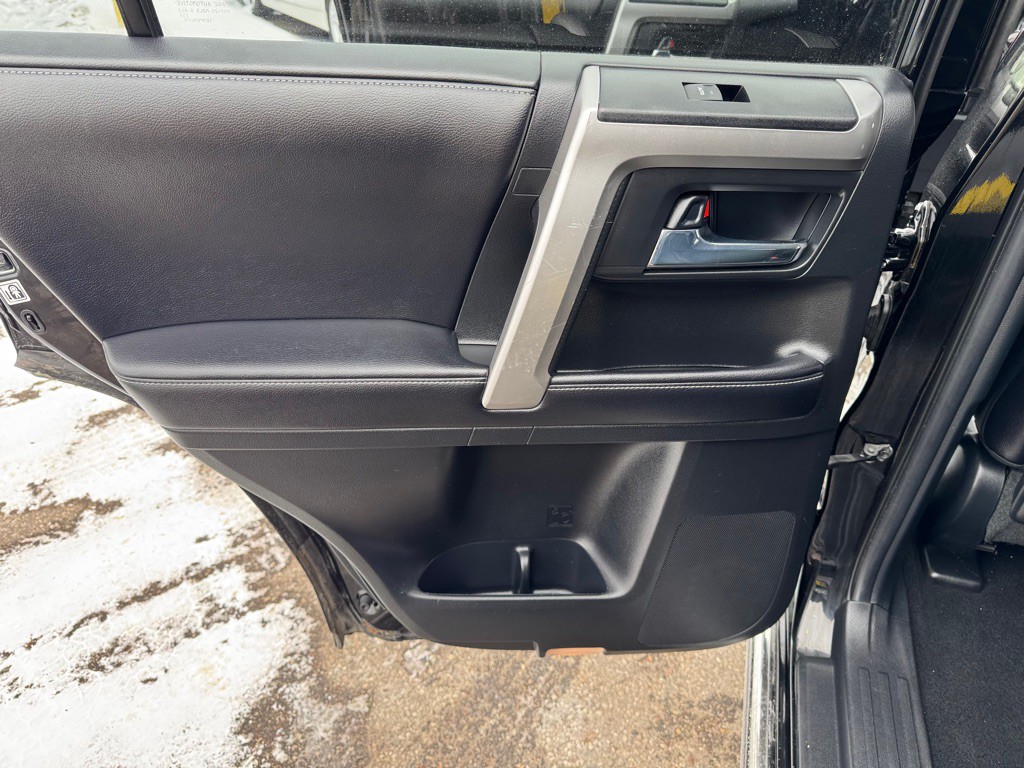 2016 Toyota 4Runner Image 22