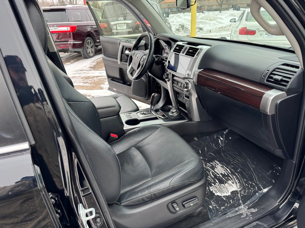 2016 Toyota 4Runner Image 29