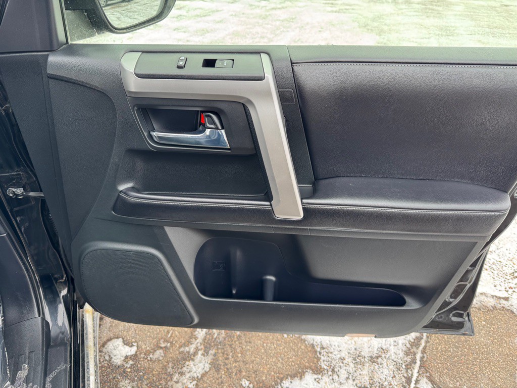 2016 Toyota 4Runner Image 31