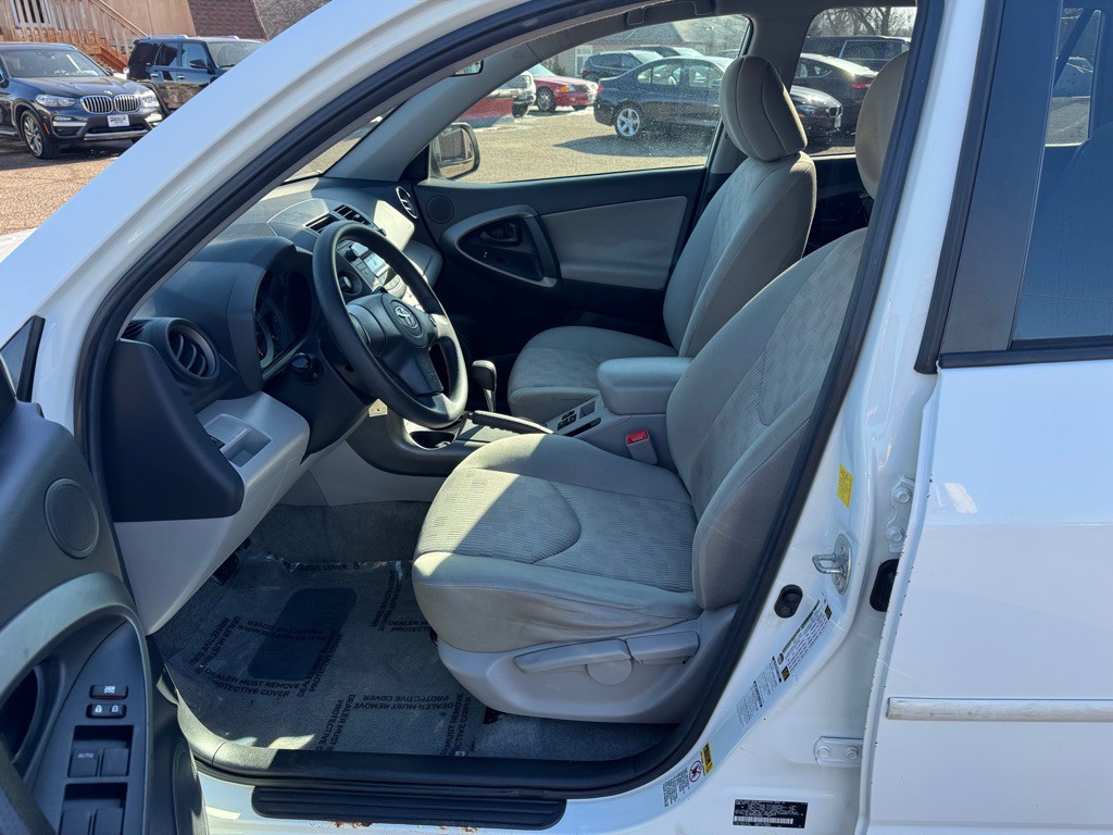 2011 Toyota Rav4 Image 13