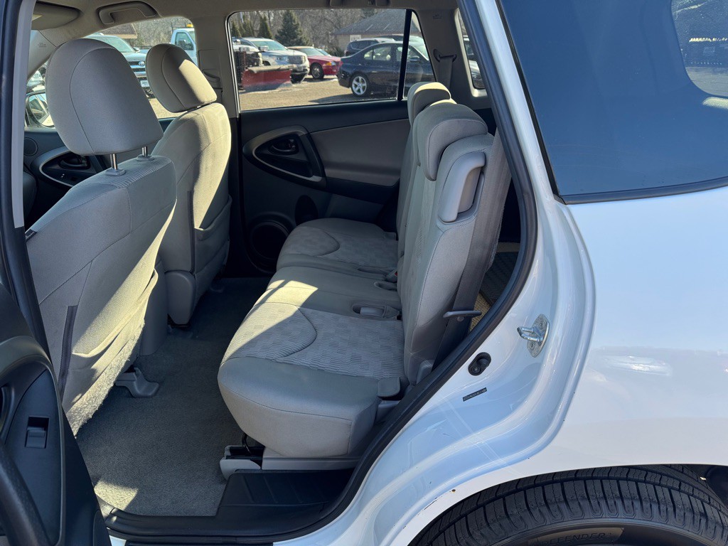 2011 Toyota Rav4 Image 17