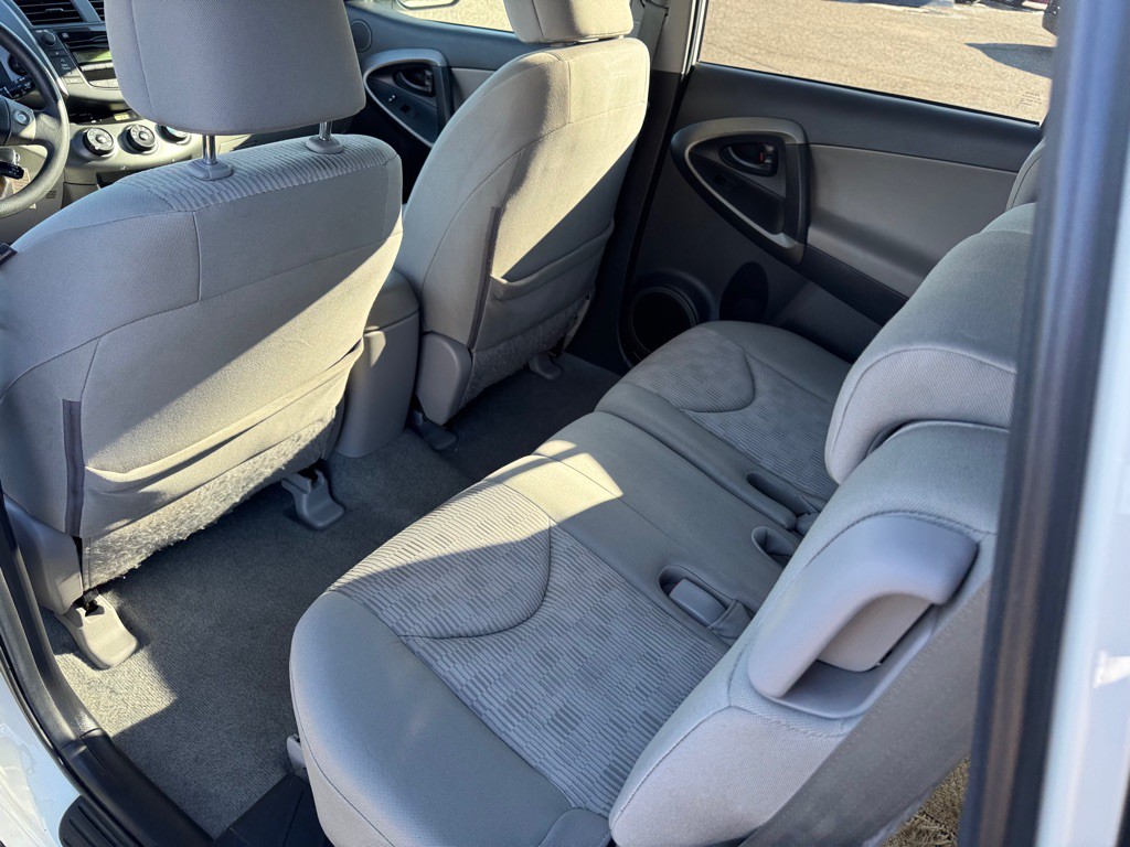 2011 Toyota Rav4 Image 18