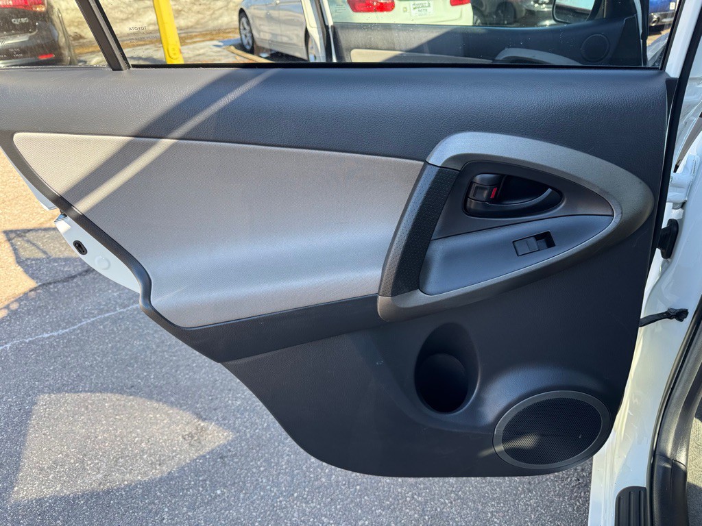 2011 Toyota Rav4 Image 19