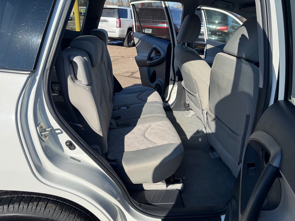 2011 Toyota Rav4 Image 22