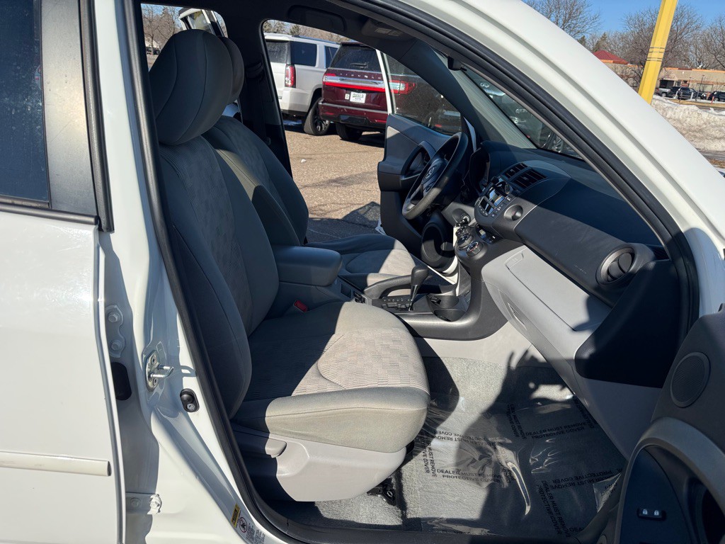 2011 Toyota Rav4 Image 25