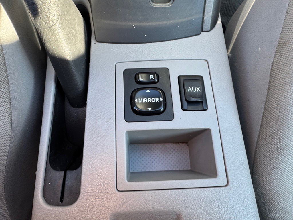 2011 Toyota Rav4 Image 32