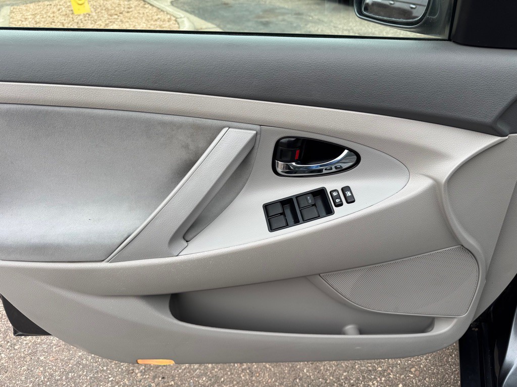 2009 Toyota Camry Image 18