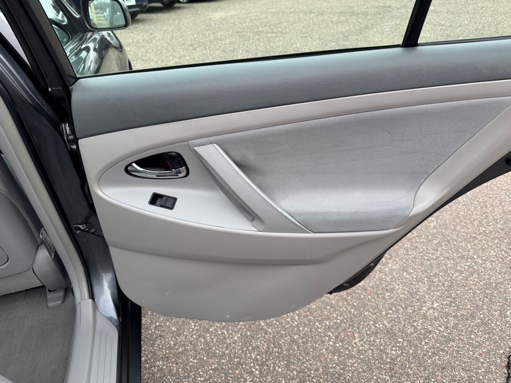 2009 Toyota Camry Image 24