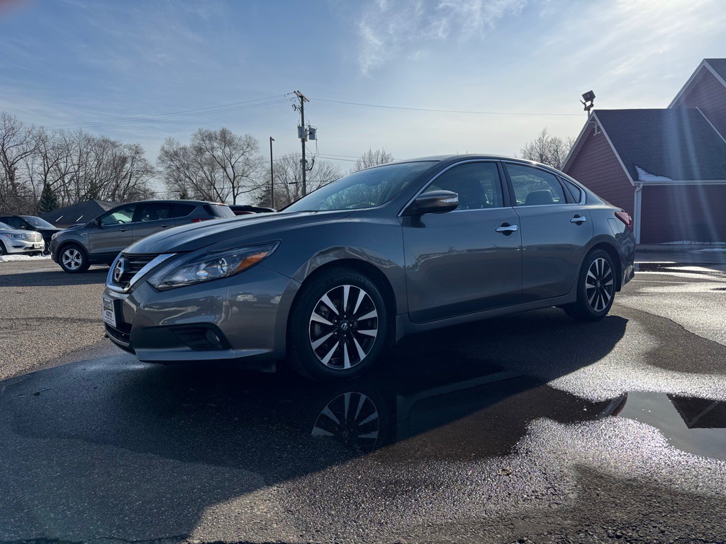 2018 Nissan Altima Image 10