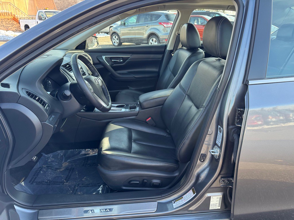 2018 Nissan Altima Image 16