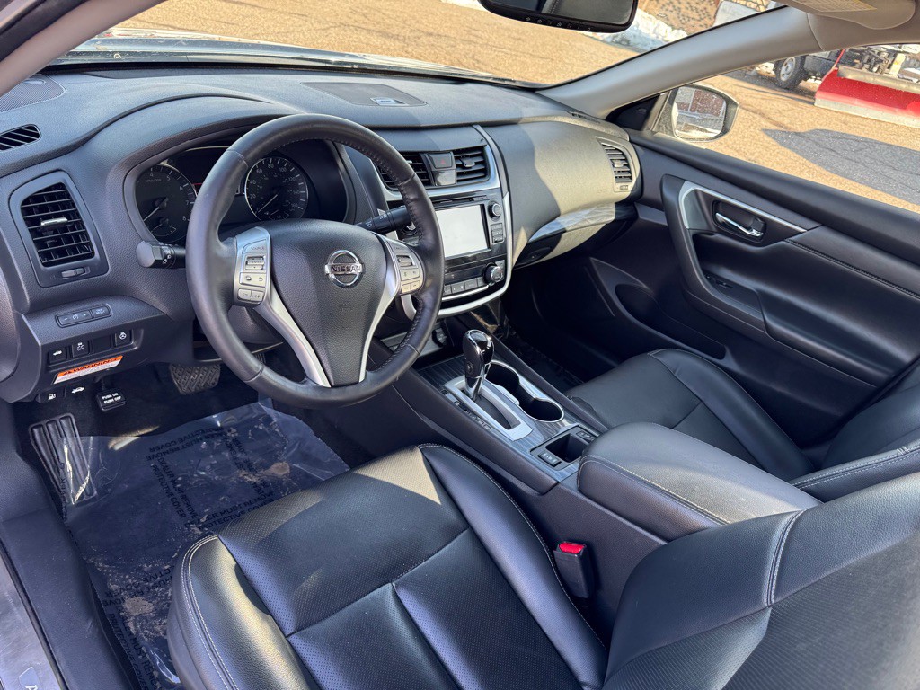 2018 Nissan Altima Image 18