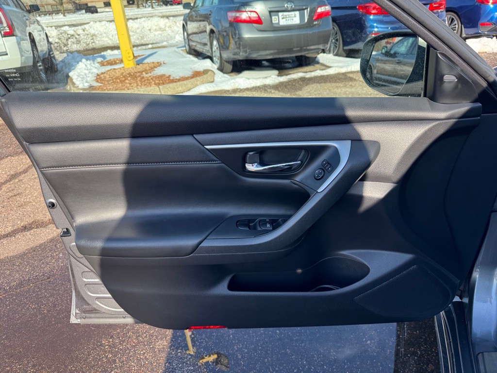 2018 Nissan Altima Image 19