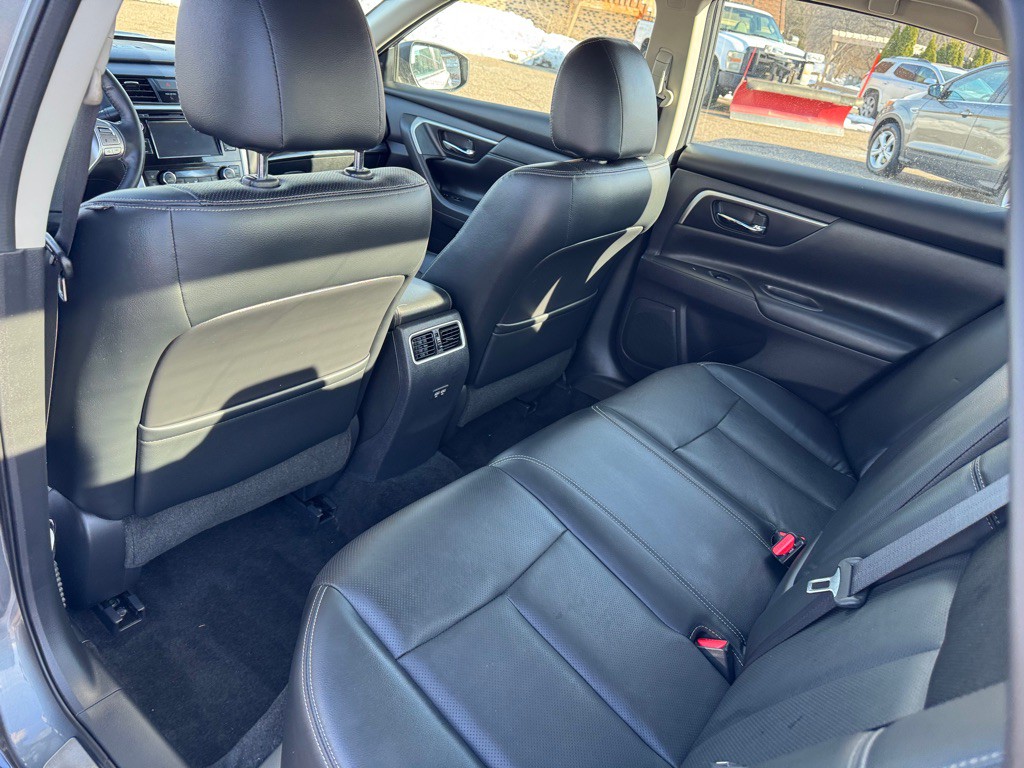 2018 Nissan Altima Image 21
