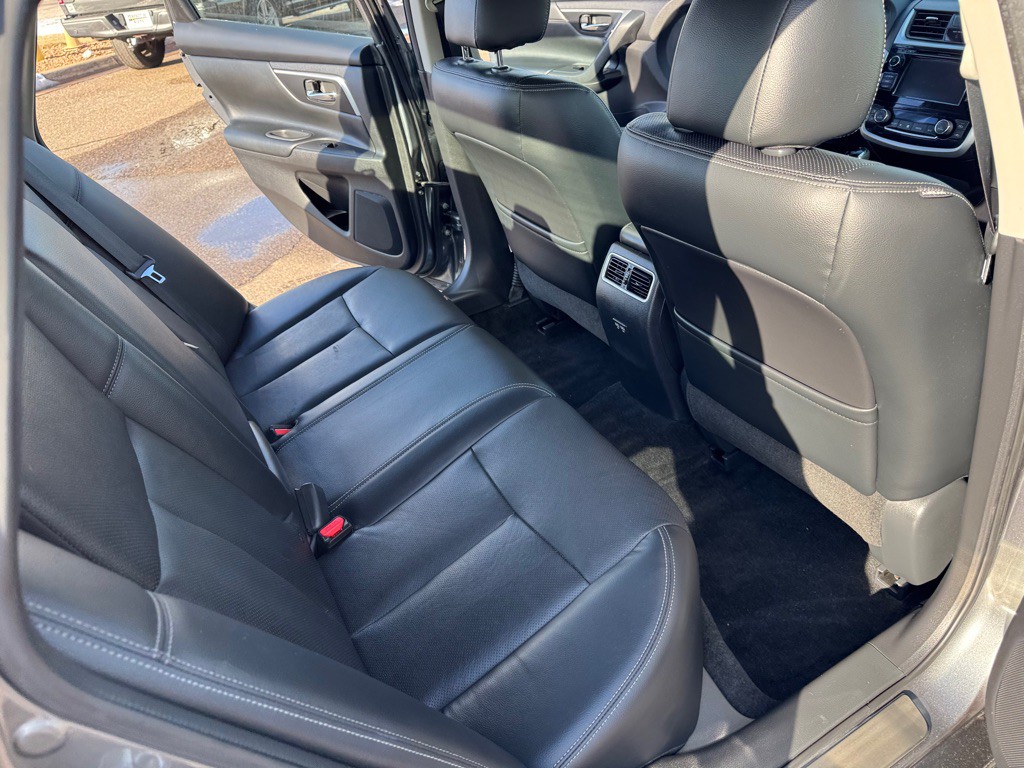 2018 Nissan Altima Image 25