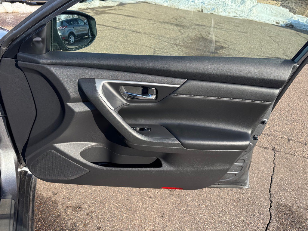 2018 Nissan Altima Image 30