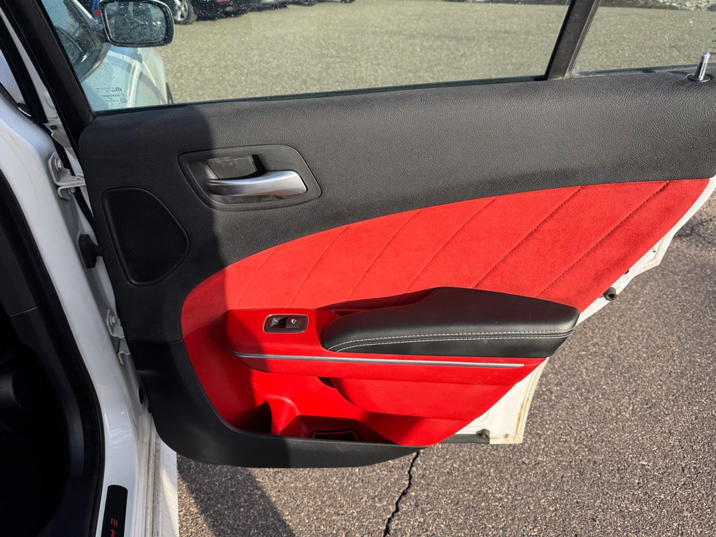 2015 Dodge Charger Image 25