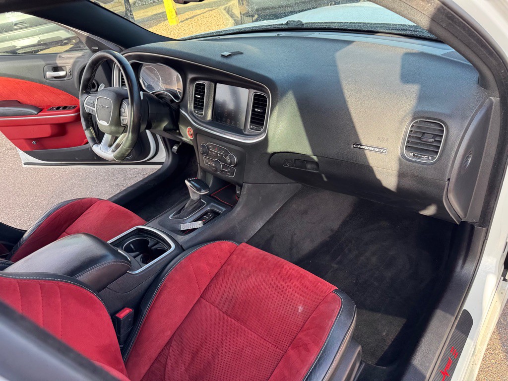 2015 Dodge Charger Image 28