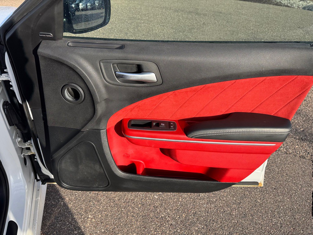 2015 Dodge Charger Image 29