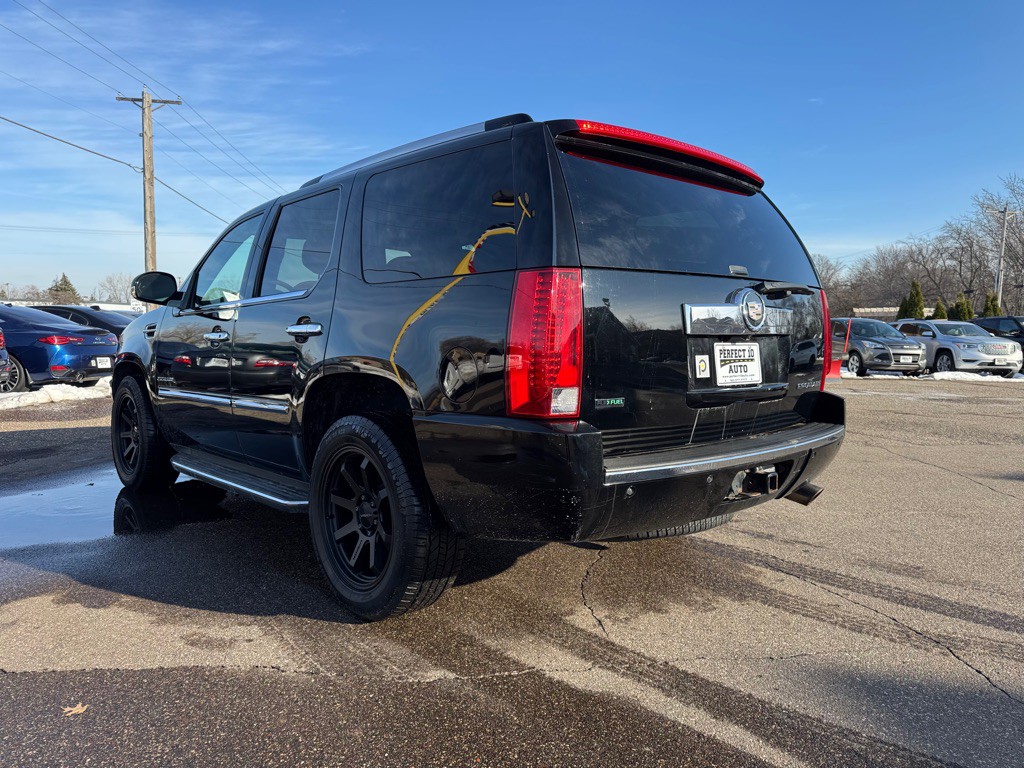 2011 Cadillac Escalade Image 7